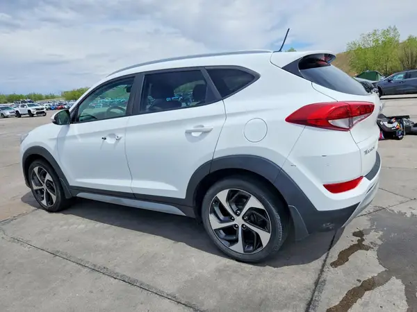 KM8J3CA27HU423008 2017 HYUNDAI TUCSON - Image 2