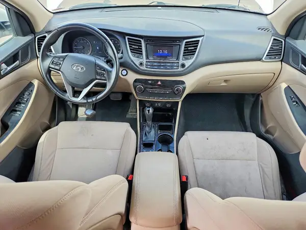 KM8J3CA27HU423008 2017 HYUNDAI TUCSON - Image 8