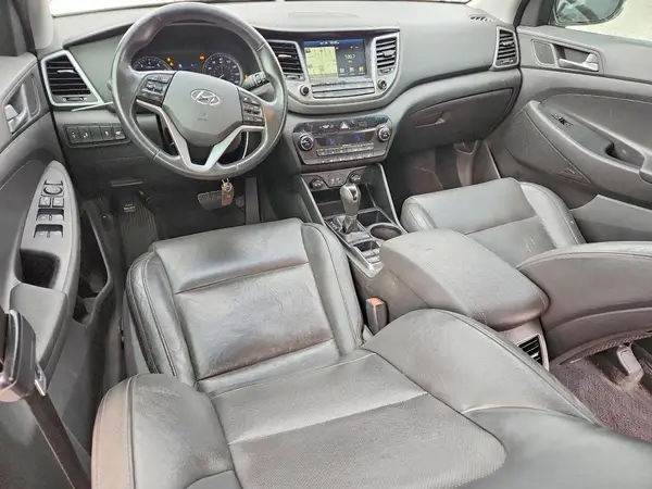 KM8J3CA27HU427625 2017 HYUNDAI TUCSON - Image 8