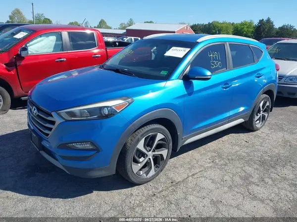 KM8J3CA27HU428810 2017 HYUNDAI TUCSON - Image 2