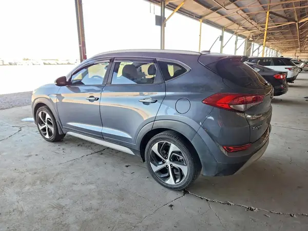 KM8J3CA27HU429858 2017 HYUNDAI TUCSON - Image 2