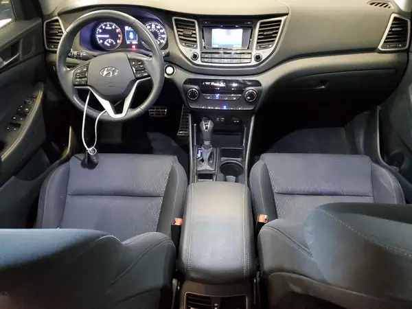 KM8J3CA27HU445686 2017 HYUNDAI TUCSON - Image 8