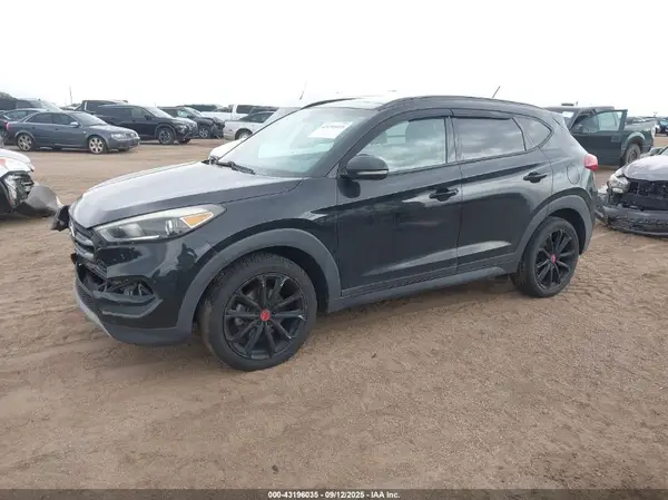 KM8J3CA27HU450435 2017 HYUNDAI TUCSON - Image 2