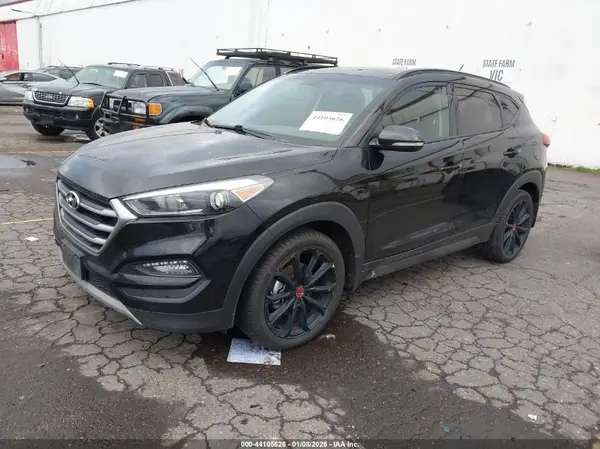 KM8J3CA27HU458728 2017 HYUNDAI TUCSON - Image 2