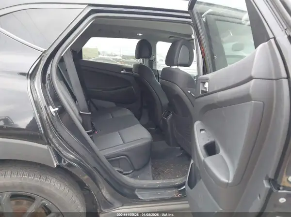 KM8J3CA27HU458728 2017 HYUNDAI TUCSON - Image 8