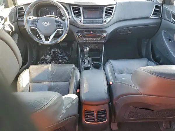 KM8J3CA27HU461676 2017 HYUNDAI TUCSON - Image 8