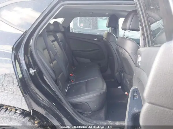 KM8J3CA27HU461788 2017 HYUNDAI TUCSON - Image 8