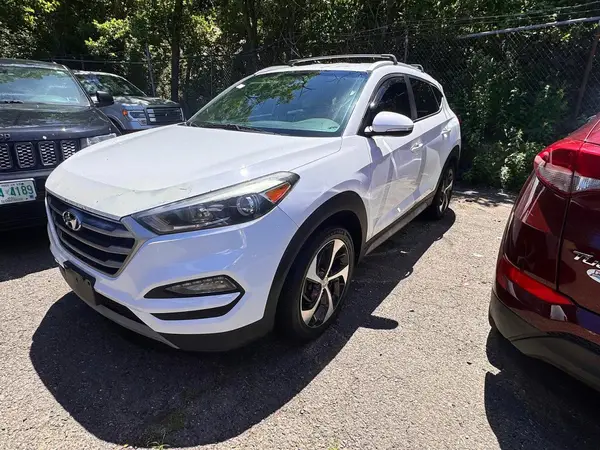 KM8J3CA27HU466795 2017 HYUNDAI TUCSON - Image 2