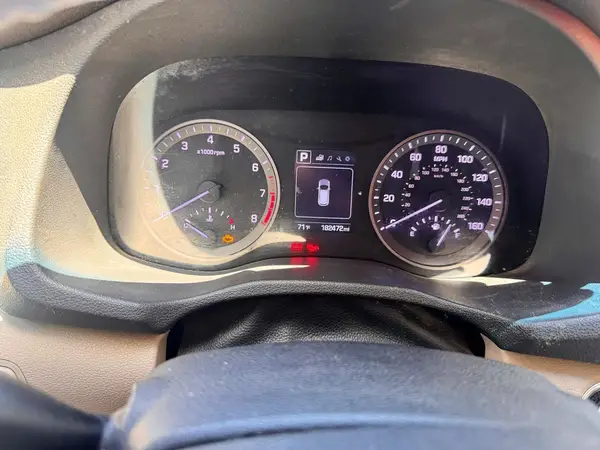 KM8J3CA27HU466795 2017 HYUNDAI TUCSON - Image 8