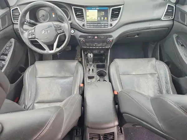 KM8J3CA27HU469115 2017 HYUNDAI TUCSON - Image 8