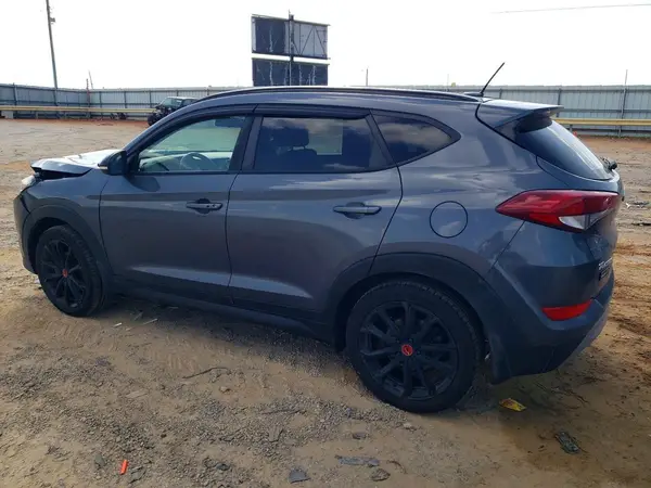 KM8J3CA27HU478221 2017 HYUNDAI TUCSON - Image 2