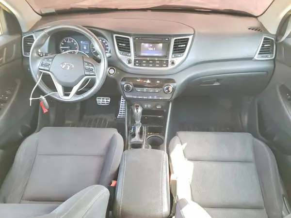 KM8J3CA27HU478221 2017 HYUNDAI TUCSON - Image 8