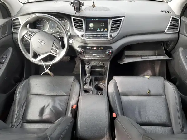 KM8J3CA27HU513517 2017 HYUNDAI TUCSON - Image 8