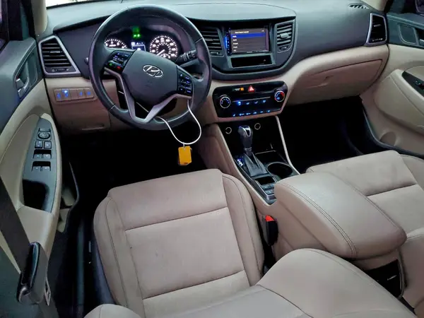 KM8J3CA27HU523173 2017 HYUNDAI TUCSON - Image 8