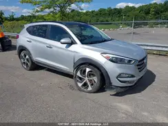 KM8J3CA27HU530950 2017 HYUNDAI TUCSON