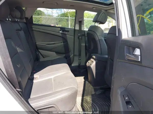 KM8J3CA27HU530950 2017 HYUNDAI TUCSON - Image 8