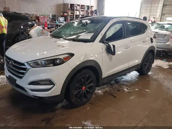 KM8J3CA27HU534903 2017 HYUNDAI TUCSON - Image 2