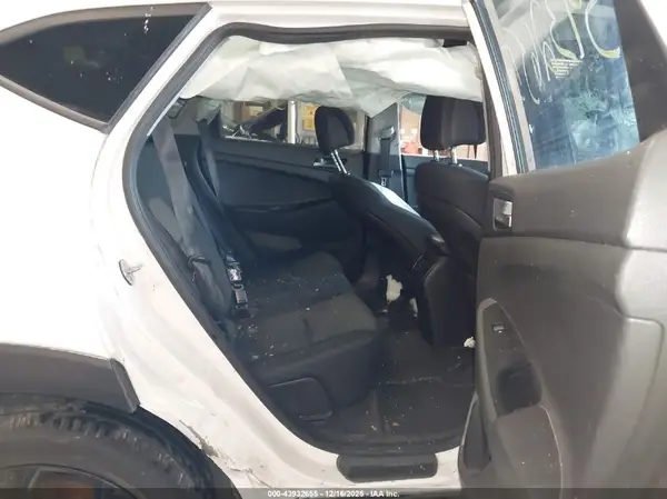 KM8J3CA27HU534903 2017 HYUNDAI TUCSON - Image 8