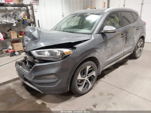 KM8J3CA27HU535842 2017 HYUNDAI TUCSON - Image 2