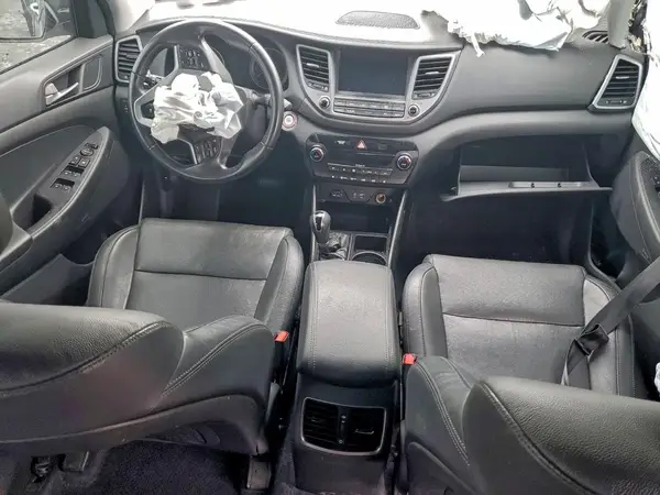 KM8J3CA27HU541057 2017 HYUNDAI TUCSON - Image 8