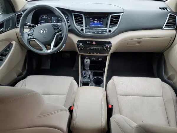 KM8J3CA27HU553922 2017 HYUNDAI TUCSON - Image 8
