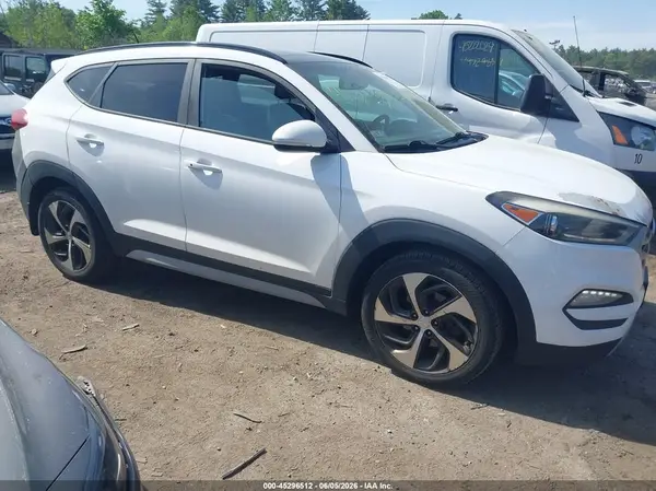 KM8J3CA27HU569831 2017 HYUNDAI TUCSON - Image 1