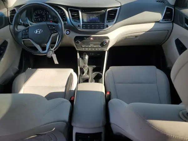KM8J3CA27HU571921 2017 HYUNDAI TUCSON - Image 8