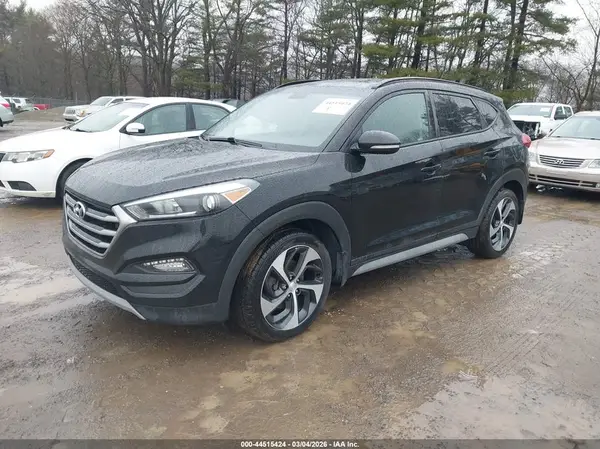 KM8J3CA27HU572860 2017 HYUNDAI TUCSON - Image 2