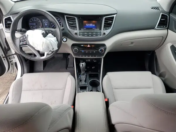KM8J3CA27HU584474 2017 HYUNDAI TUCSON - Image 8