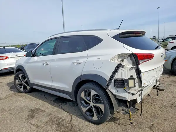 KM8J3CA27HU592588 2017 HYUNDAI TUCSON - Image 2