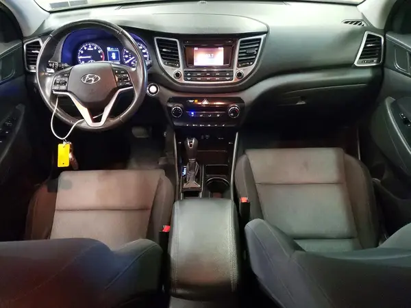 KM8J3CA27HU595698 2017 HYUNDAI TUCSON - Image 8