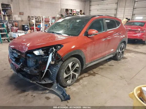 KM8J3CA27JU606060 2018 HYUNDAI TUCSON - Image 2