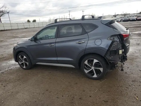 KM8J3CA27JU623828 2018 HYUNDAI TUCSON - Image 2