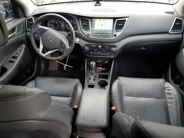 KM8J3CA27JU629516 2018 HYUNDAI TUCSON - Image 8