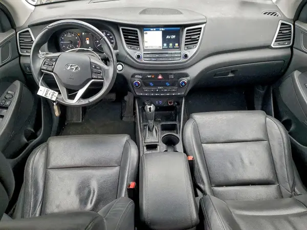 KM8J3CA27JU647885 2018 HYUNDAI TUCSON - Image 8