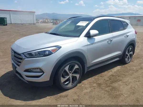 KM8J3CA27JU674701 2018 HYUNDAI TUCSON - Image 2