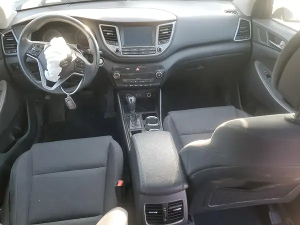 KM8J3CA27JU686041 2018 HYUNDAI TUCSON - Image 8