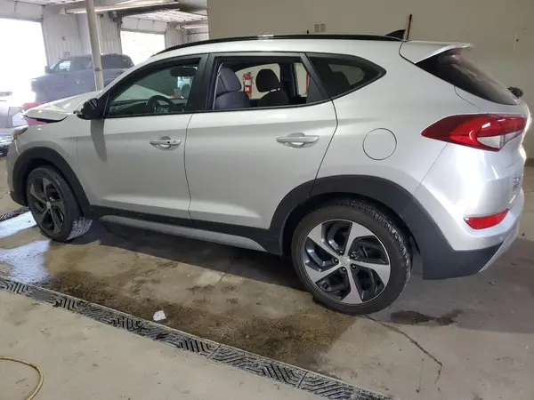 KM8J3CA27JU692020 2018 HYUNDAI TUCSON - Image 2