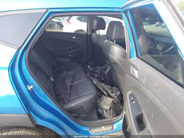 KM8J3CA27JU699551 2018 HYUNDAI TUCSON - Image 8