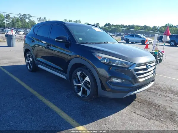 KM8J3CA27JU708913 2018 HYUNDAI TUCSON - Image 1