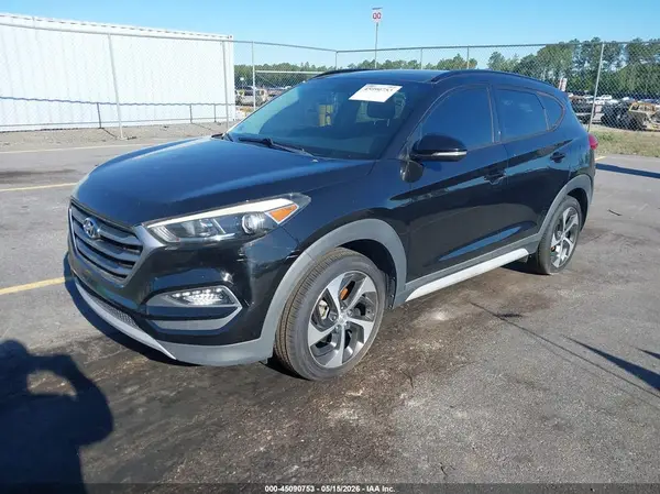 KM8J3CA27JU708913 2018 HYUNDAI TUCSON - Image 2