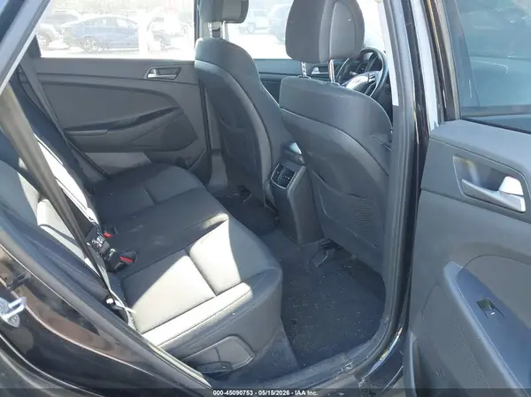 KM8J3CA27JU708913 2018 HYUNDAI TUCSON - Image 8