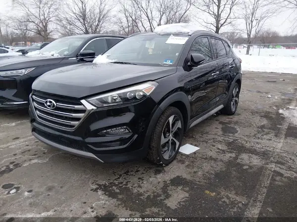 KM8J3CA27JU723783 2018 HYUNDAI TUCSON - Image 2