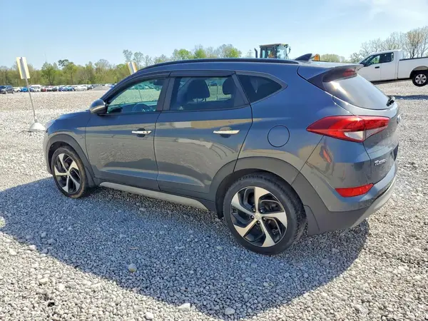 KM8J3CA27JU726831 2018 HYUNDAI TUCSON - Image 2