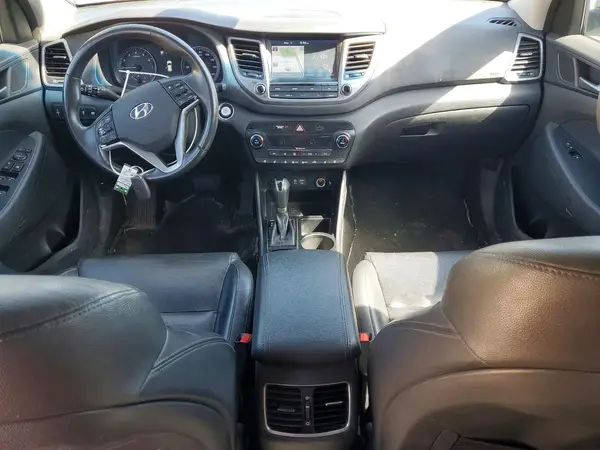 KM8J3CA27JU726831 2018 HYUNDAI TUCSON - Image 8