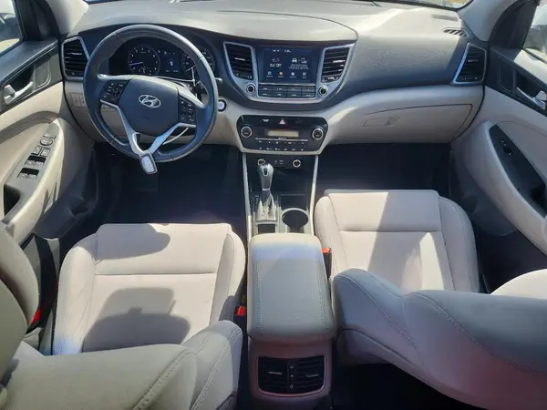 KM8J3CA27JU755665 2018 HYUNDAI TUCSON - Image 8