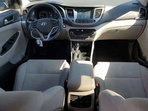 KM8J3CA27JU777813 2018 HYUNDAI TUCSON - Image 8