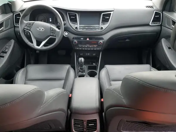 KM8J3CA27JU781943 2018 HYUNDAI TUCSON - Image 8