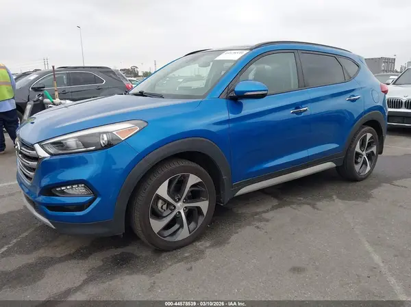 KM8J3CA27JU819252 2018 HYUNDAI TUCSON - Image 2