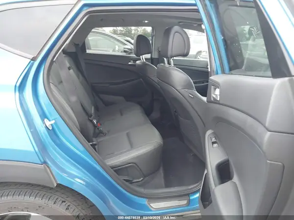 KM8J3CA27JU819252 2018 HYUNDAI TUCSON - Image 8